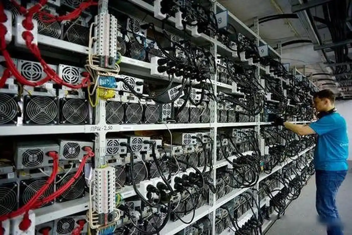 A modern mining farm showcasing high efficiency